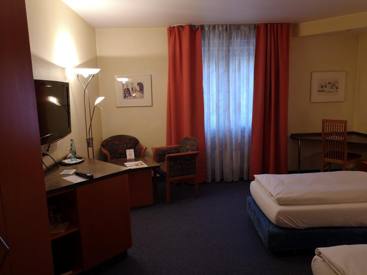 Main Hotel Eckert 3 Margetshoechheim Bagian luar foto